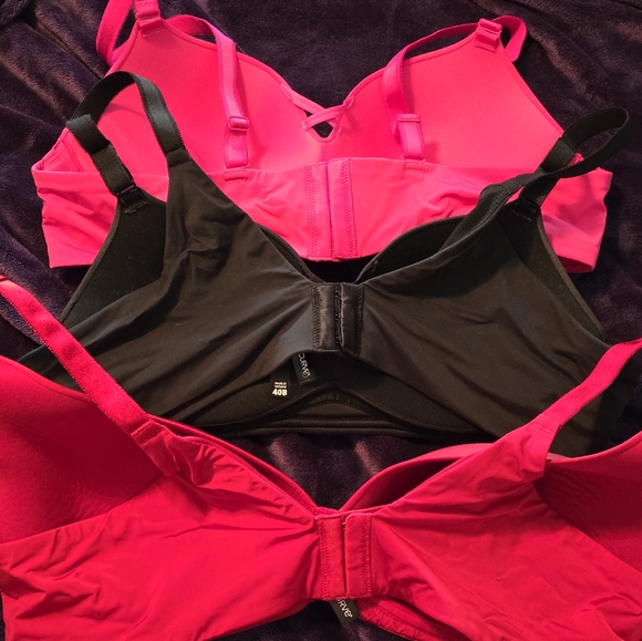 40B Torrid bras WIRE FREE - Picture 2 of 6